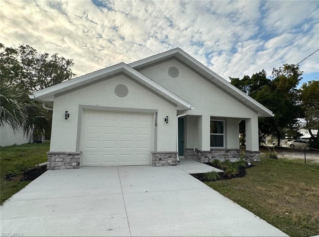 2110 Palm AVE FORT MYERS, FL 33916