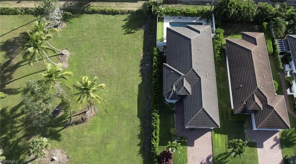 2700 Linda DR NAPLES, FL 34112