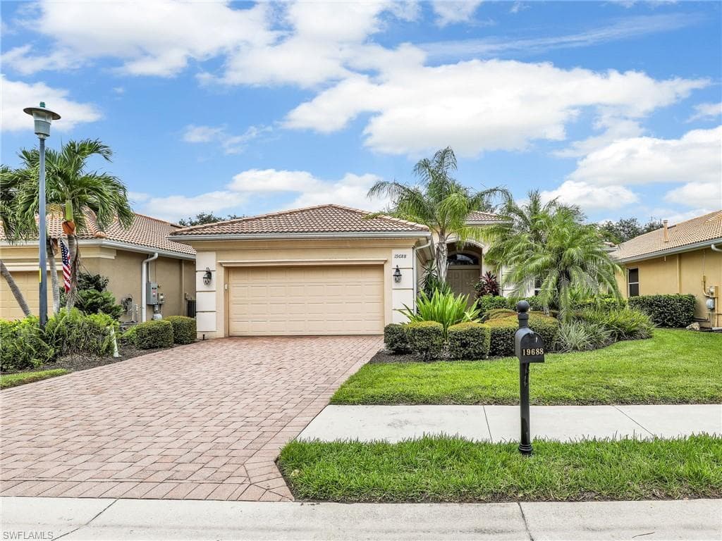 19688 Casa Verde WAY ESTERO, FL 33967