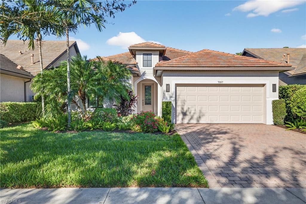 7057 Live Oak DR NAPLES, FL 34114