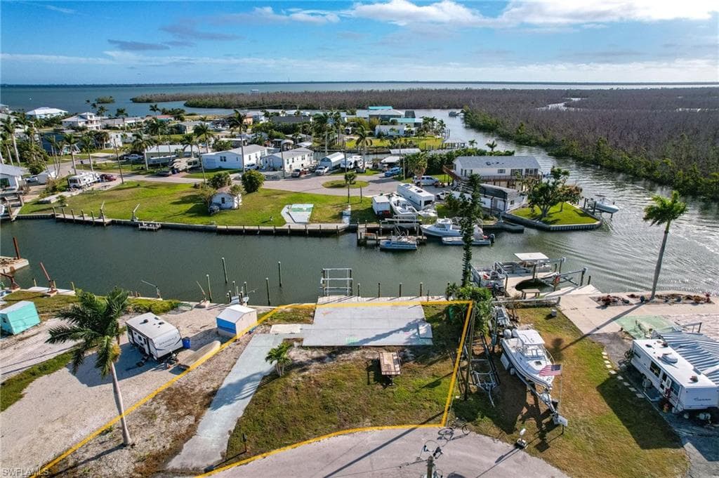 3939 Areca DR ST. JAMES CITY, FL 33956
