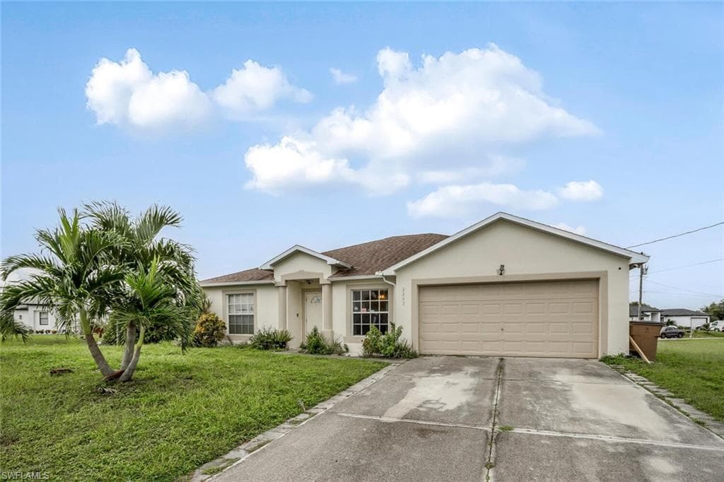2203 Christopher AVE N LEHIGH ACRES, FL 33971