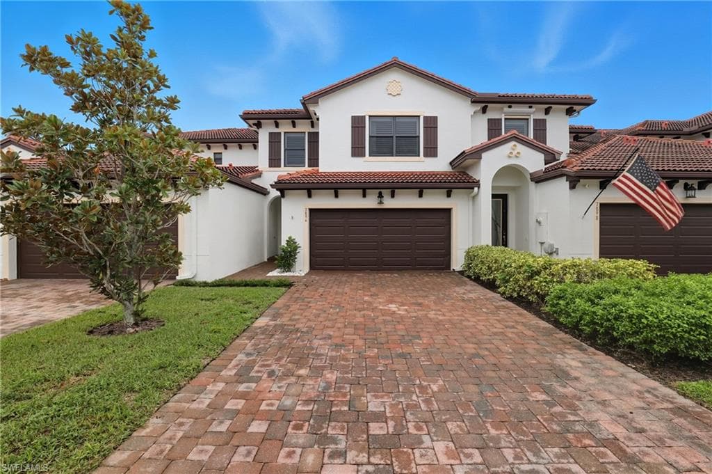 7894 Bristol CIR NAPLES, FL 34120