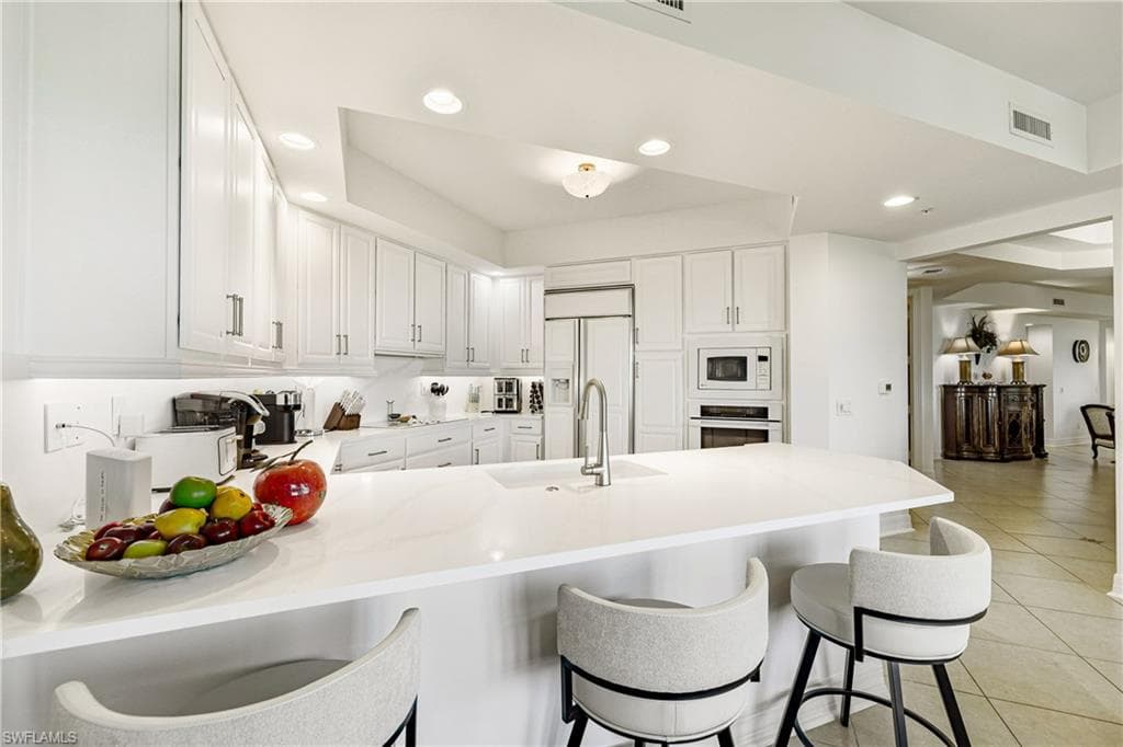 295 GRANDE WAY 505 NAPLES, FL 34110