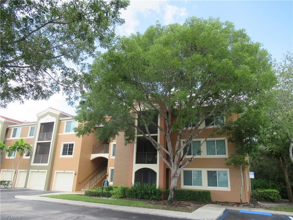 1105 Reserve CT 306 NAPLES, FL 34105