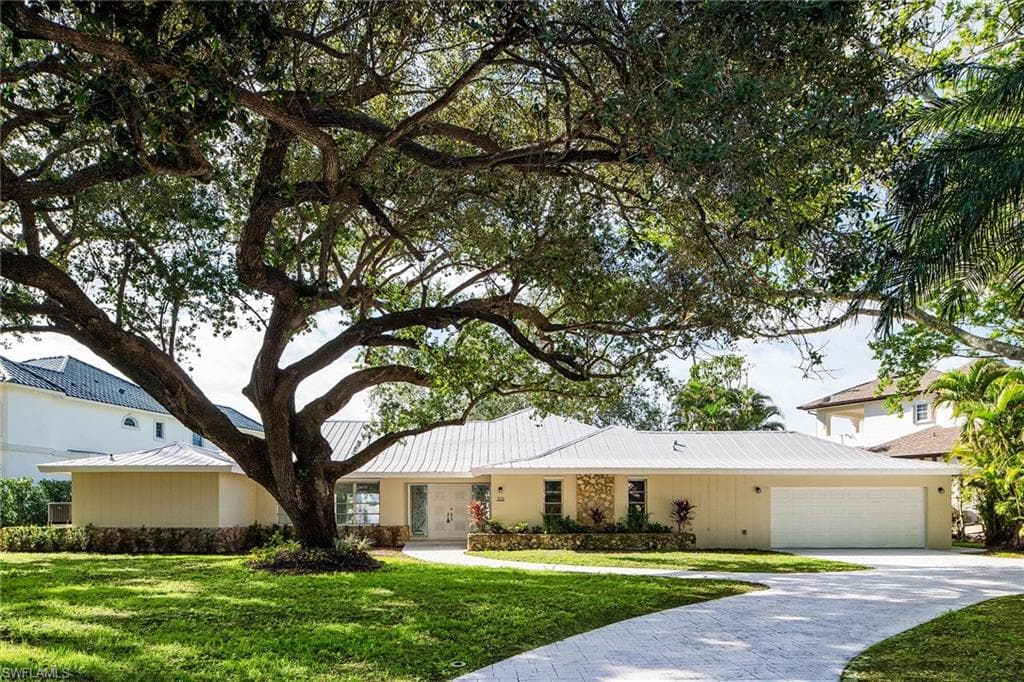 320 Bow Line DR NAPLES, FL 34103