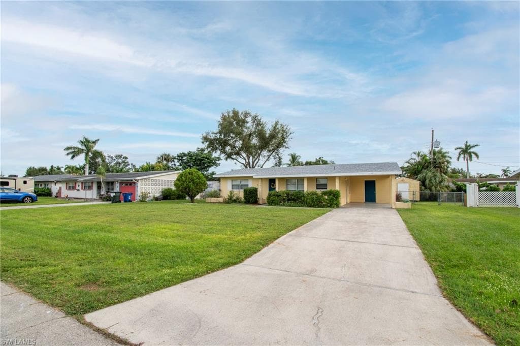 1442 Byron RD FORT MYERS, FL 33919