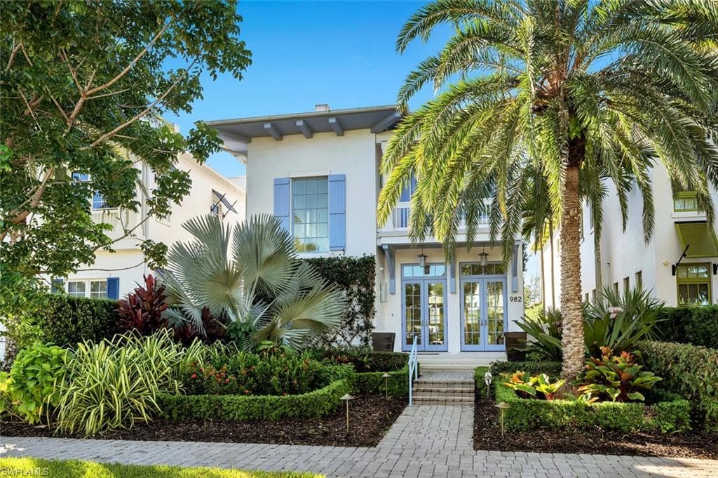 982 9th AVE S NAPLES, FL 34102