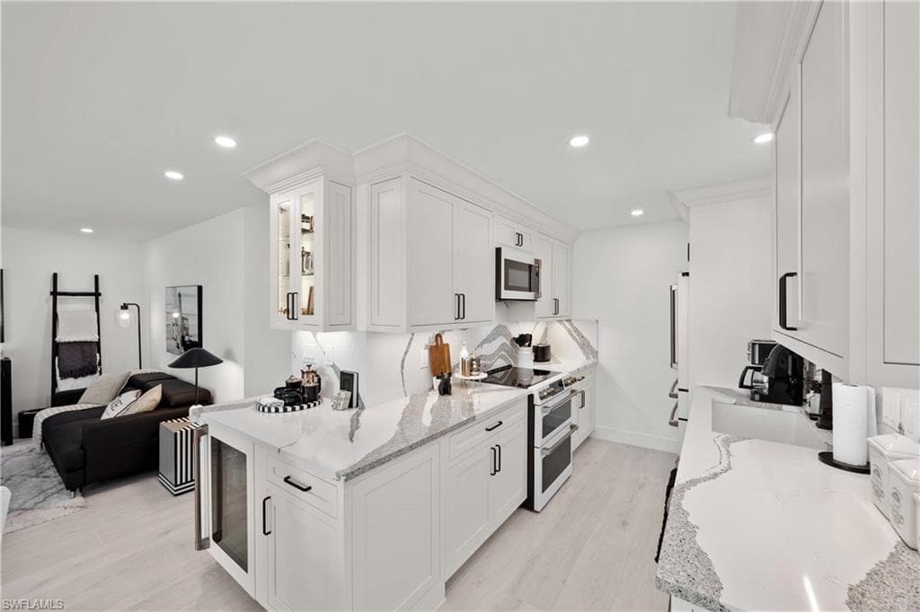 2100 Gulf Shore BLVD N 101 NAPLES, FL 34102