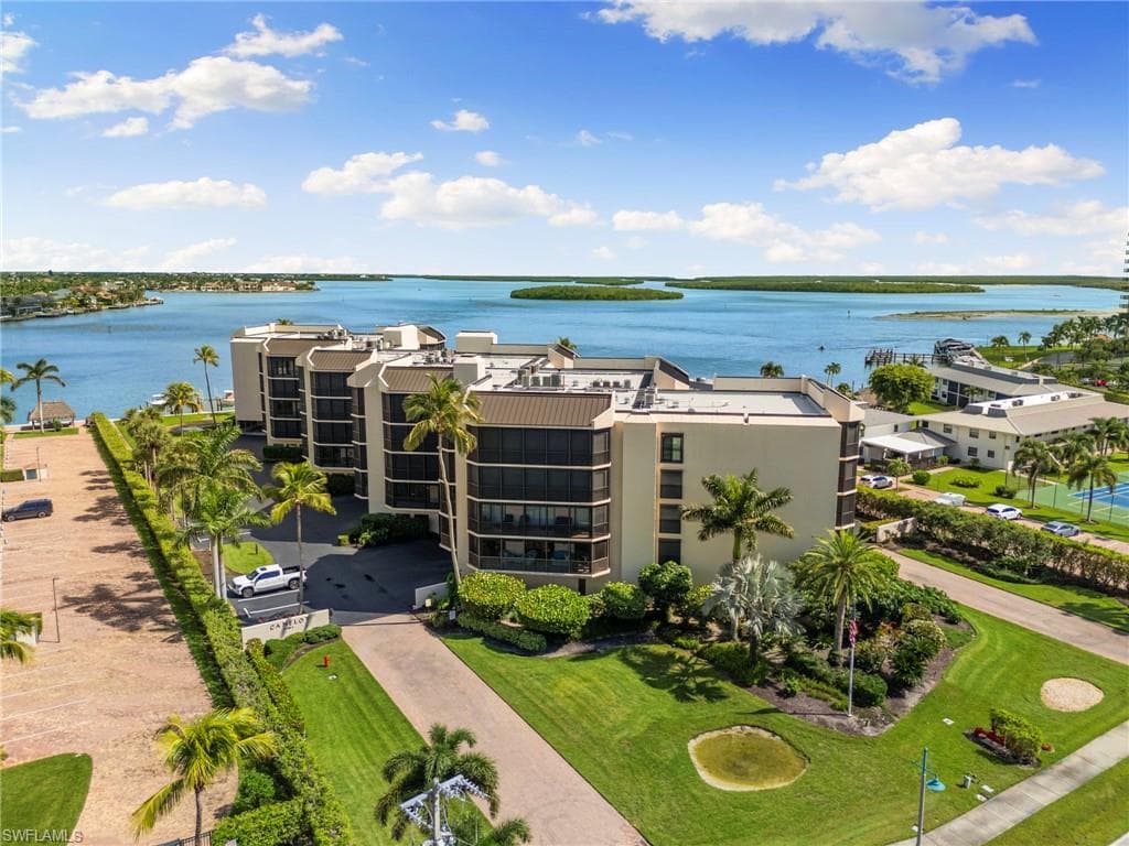 961 Collier CT 107 MARCO ISLAND, FL 34145
