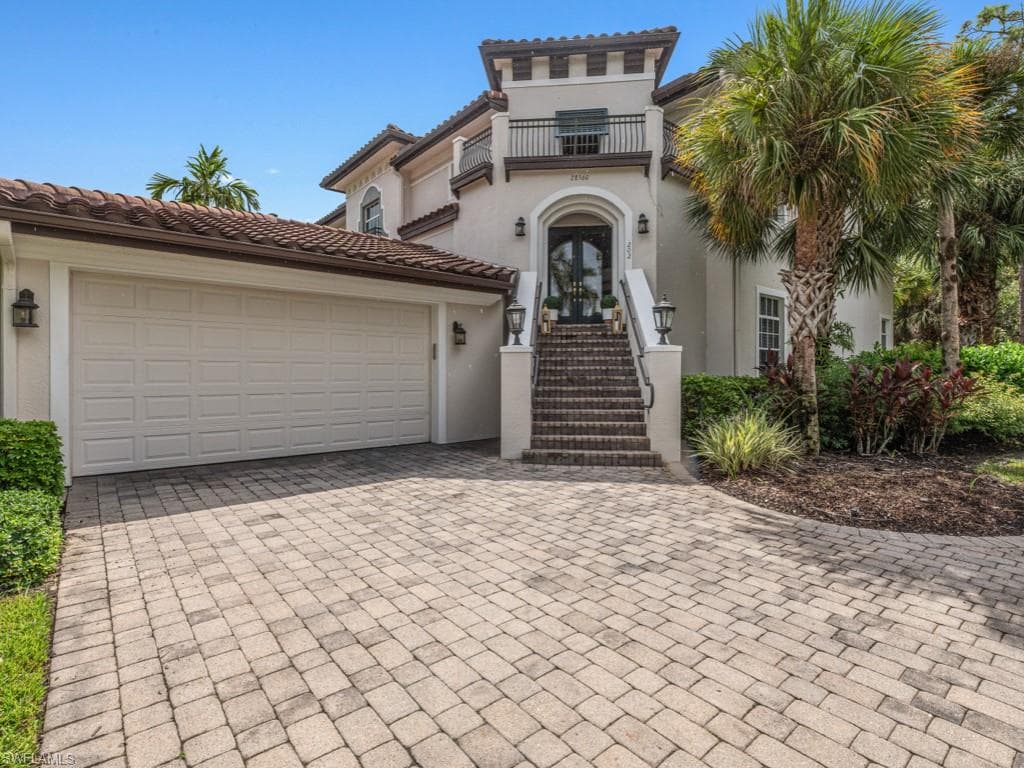 28560 Calabria CT 202 NAPLES, FL 34110
