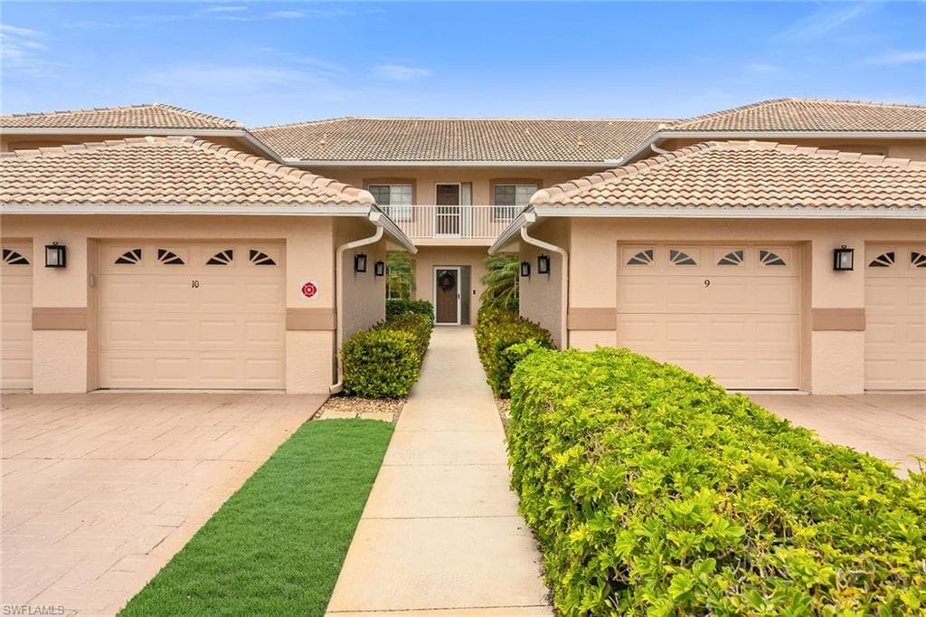 9087 Michael CIR 9 NAPLES, FL 34113