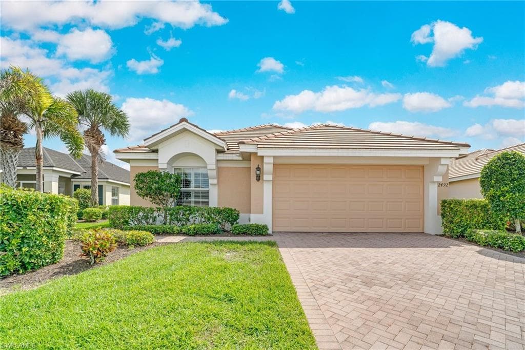 2492 Hopefield CT CAPE CORAL, FL 33991