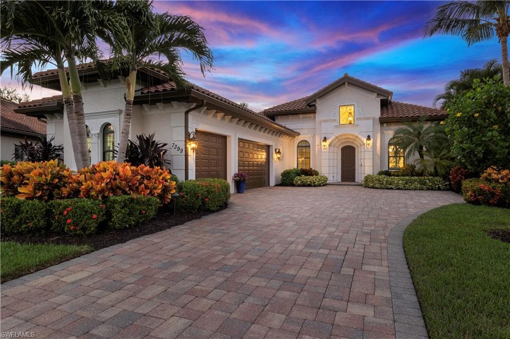 7399 ACORN WAY NAPLES, FL 34119