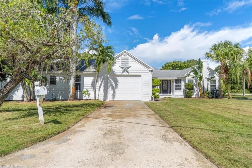 334 E Crescent DR CLEWISTON, FL 33440