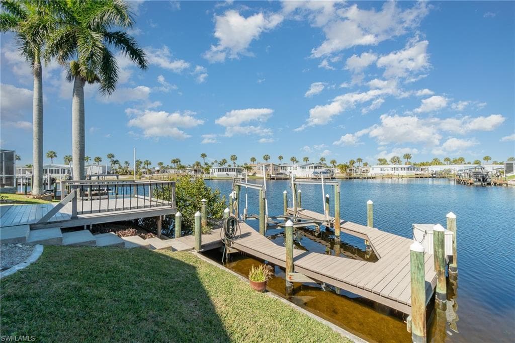 17720 Canal Cove CT FORT MYERS BEACH, FL 33931