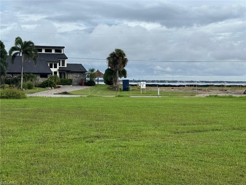 1746 Seafan CIR NORTH FORT MYERS, FL 33903