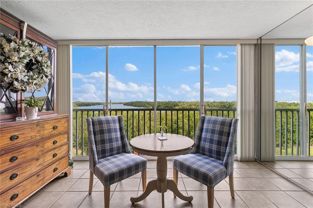 100 Stevens Landing DR 305 MARCO ISLAND, FL 34145