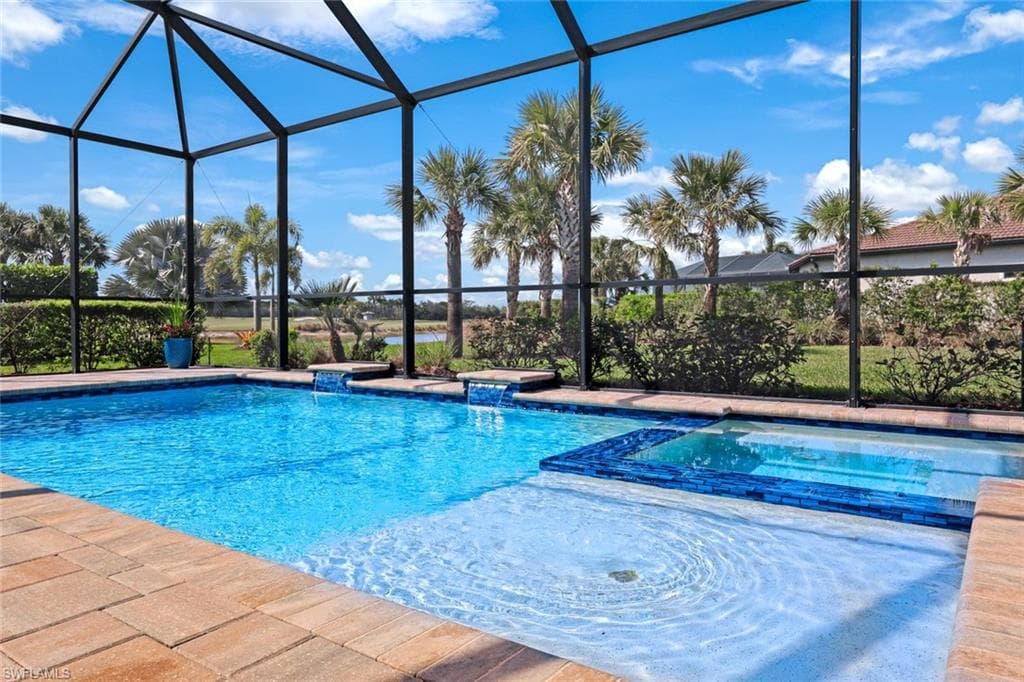 9151 Snowy Owl WAY NAPLES, FL 34120