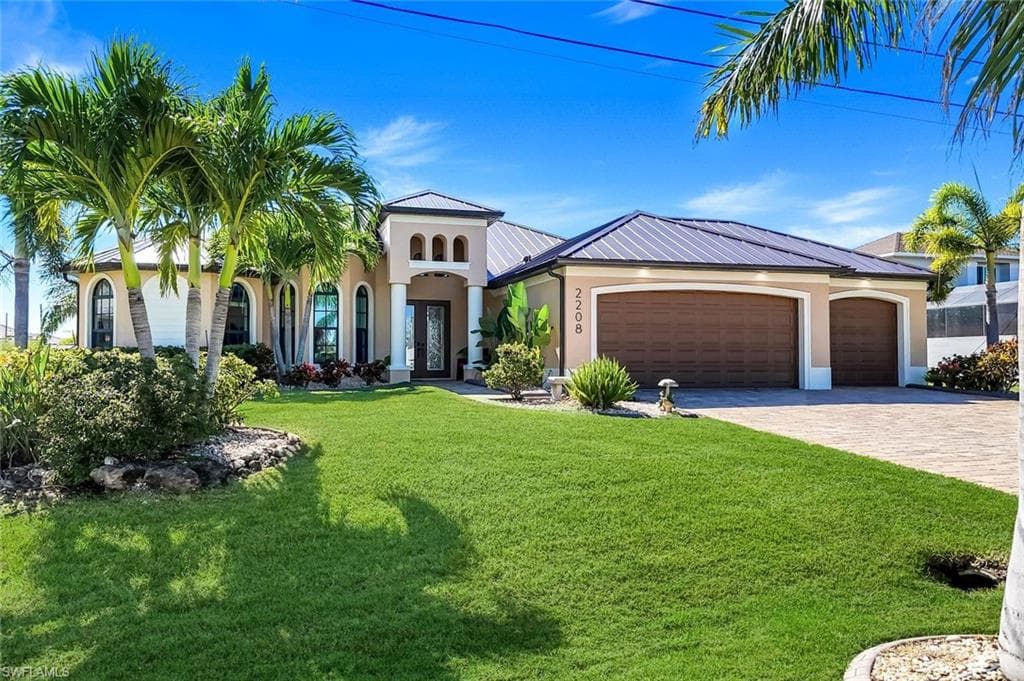 2208 38th PL CAPE CORAL, FL 33993