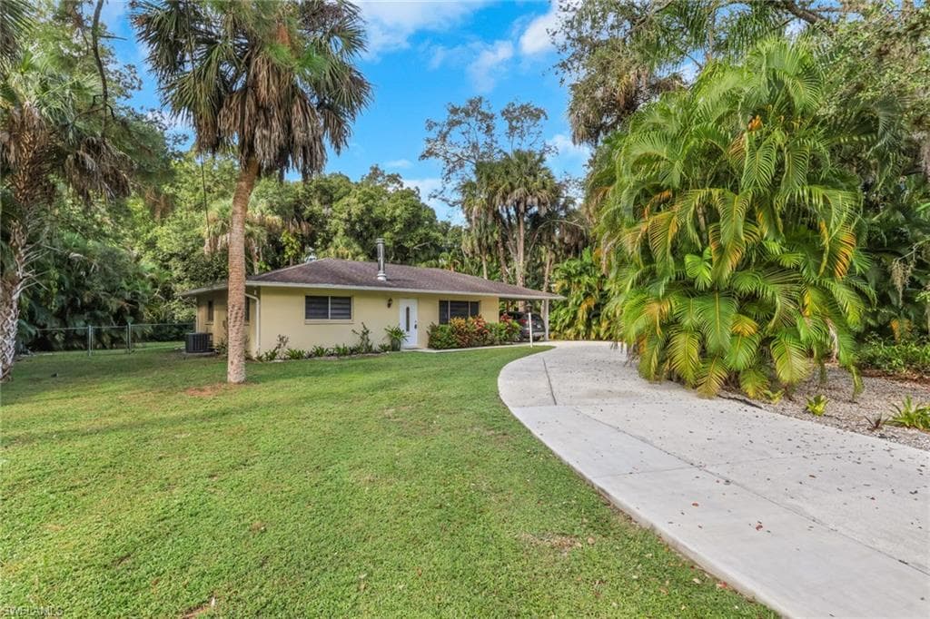 28037 Eastbrook DR BONITA SPRINGS, FL 34135