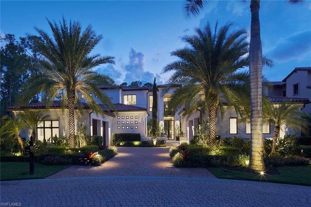 16945 Sud Cortile CT NAPLES, FL 34110
