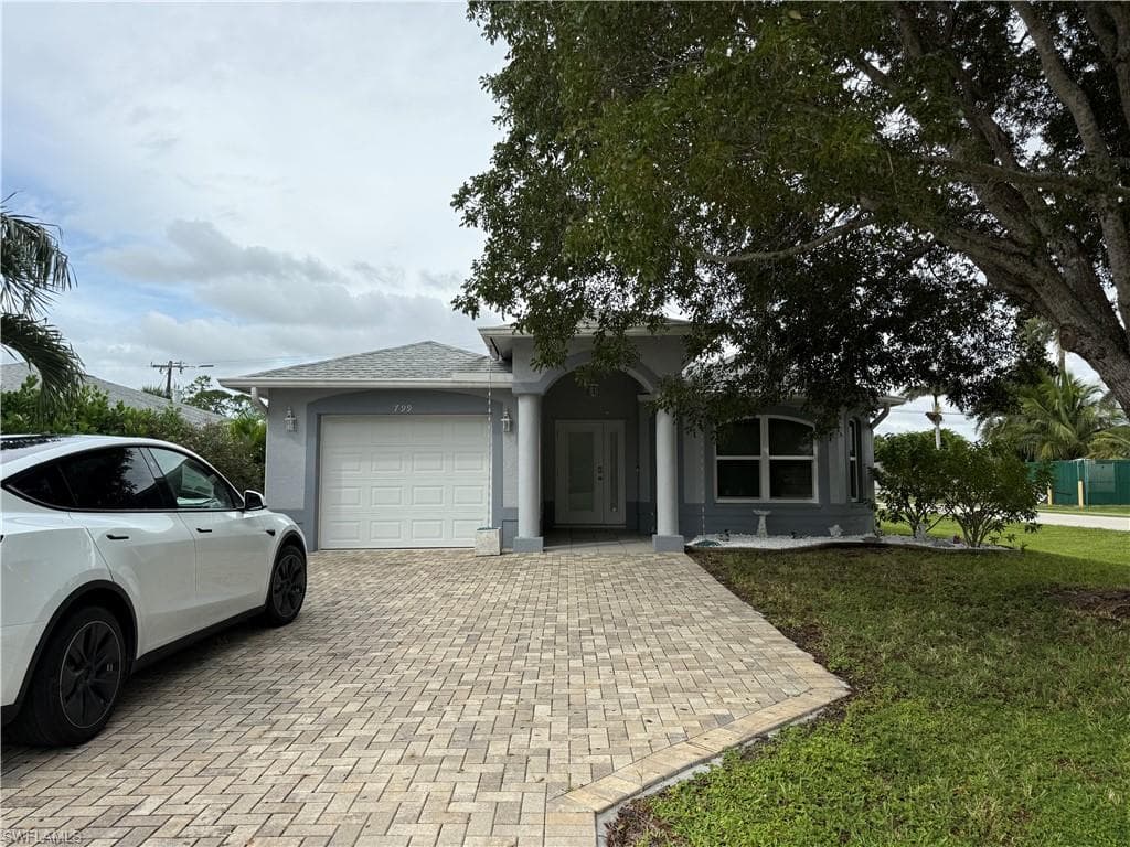 799 94th AVE N NAPLES, FL 34108