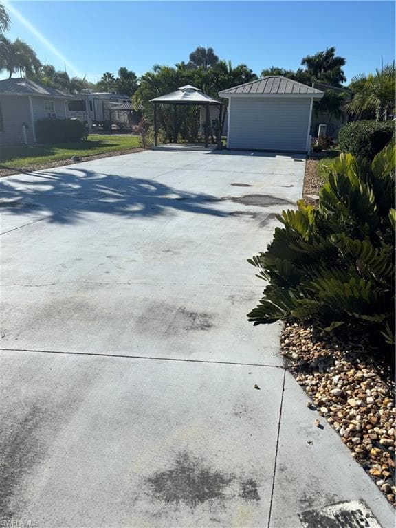 10002 Parkwood DR FORT MYERS, FL 33905