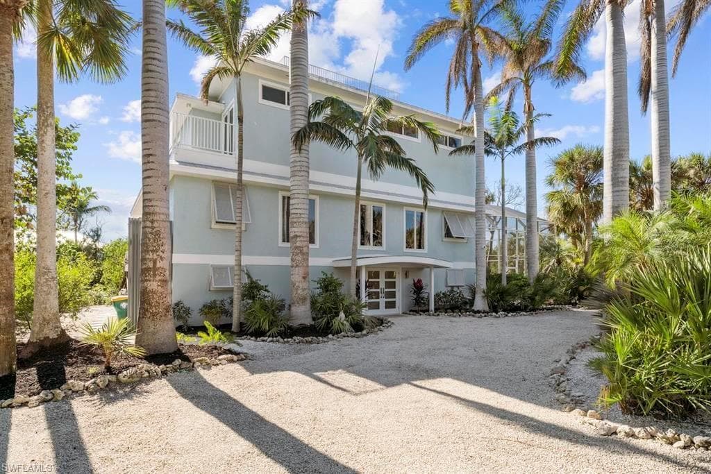 5753 Pine Tree DR SANIBEL, FL 33957