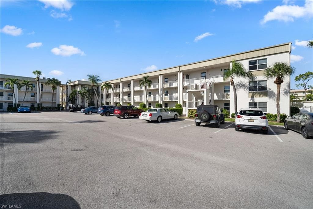 1624 Pine Valley DR 103 FORT MYERS, FL 33907