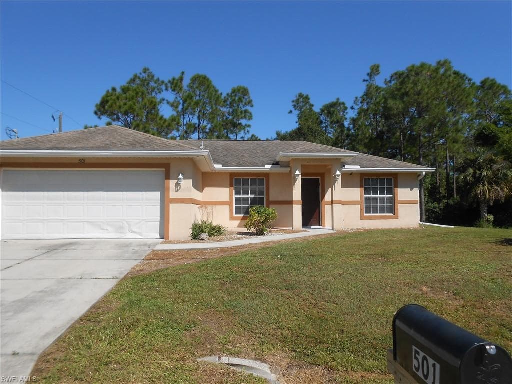 501 E 10th ST LEHIGH ACRES, FL 33972