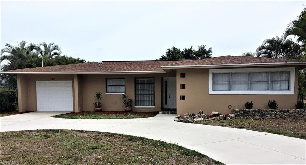 4236 Country Club BLVD CAPE CORAL, FL 33904