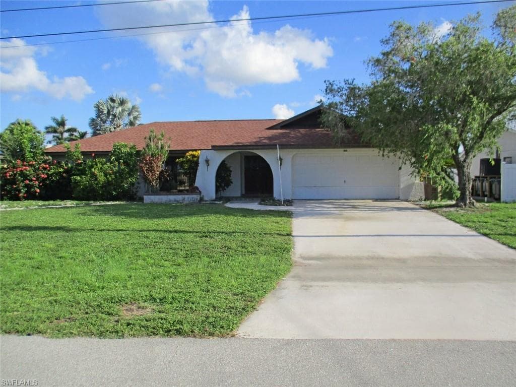 612 SW 51st TER CAPE CORAL, FL 33914