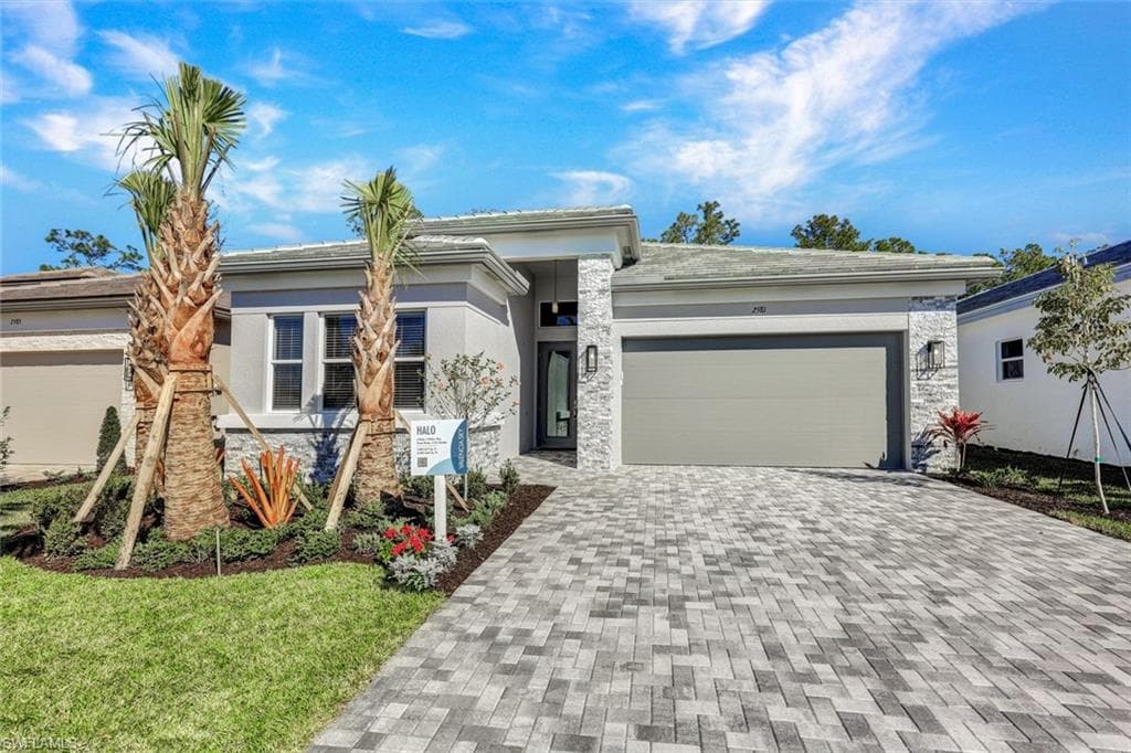 2581 Kingfisher DR NAPLES, FL 34112