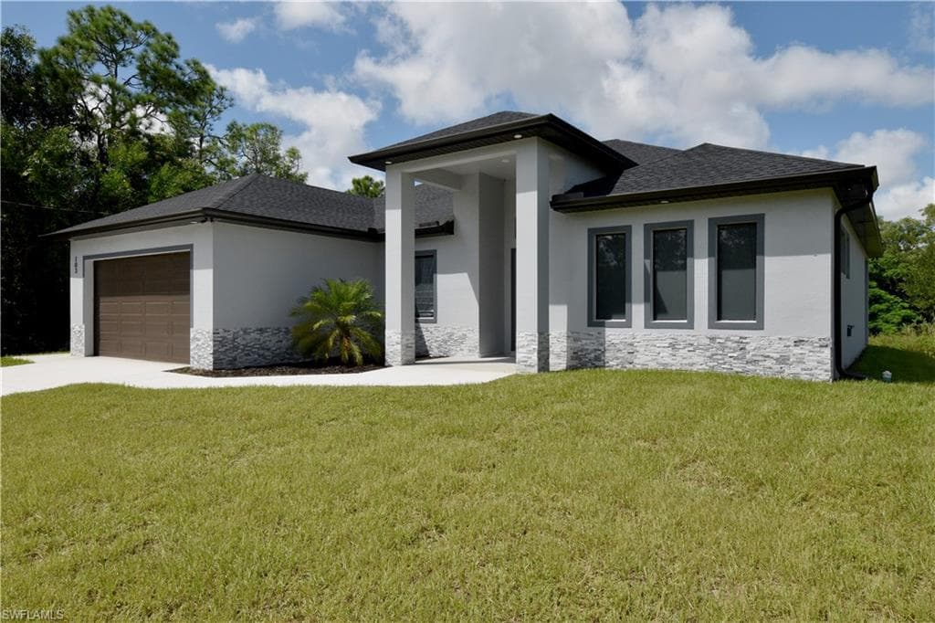 103 Scott AVE LEHIGH ACRES, FL 33936