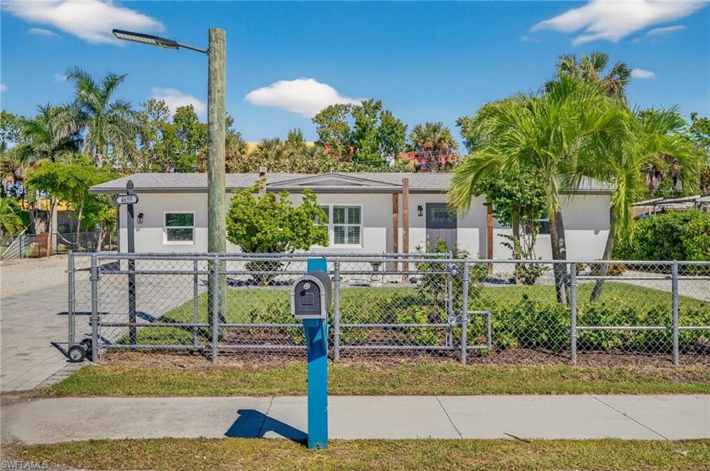 4699 Duera Mae DR FORT MYERS, FL 33908