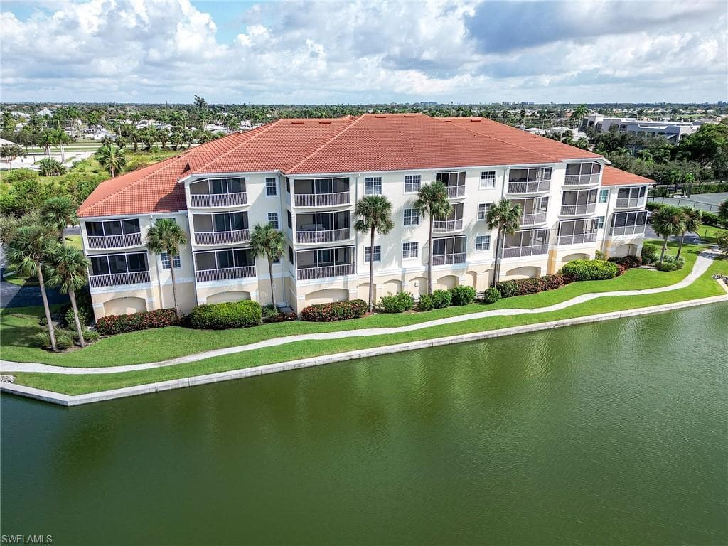 20011 Sanibel View CIR 302 FORT MYERS, FL 33908