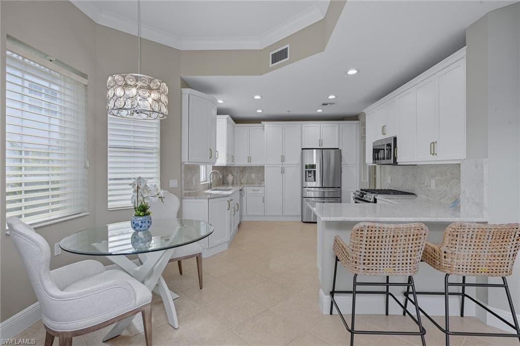 3705 Montreux LN 104 NAPLES, FL 34114