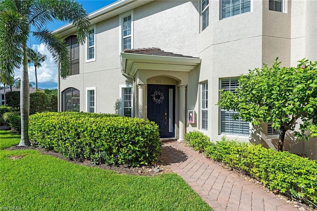 5005 Maxwell CIR 7-101 NAPLES, FL 34105