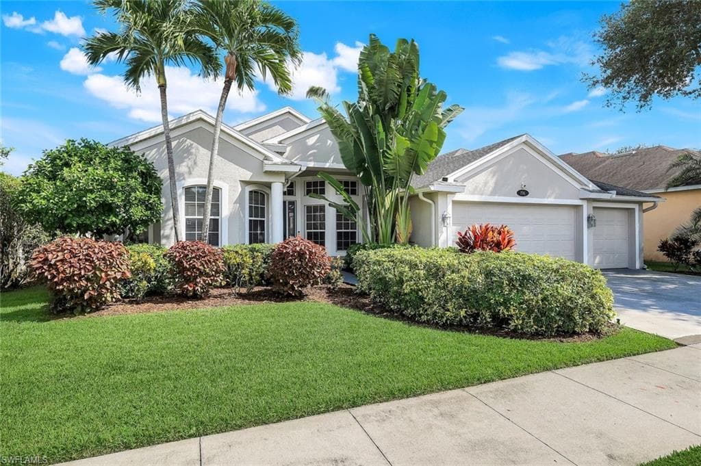 196 Skipping Stone LN NAPLES, FL 34119