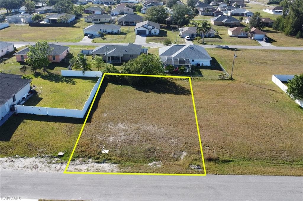 908 NE 18th TER CAPE CORAL, FL 33909