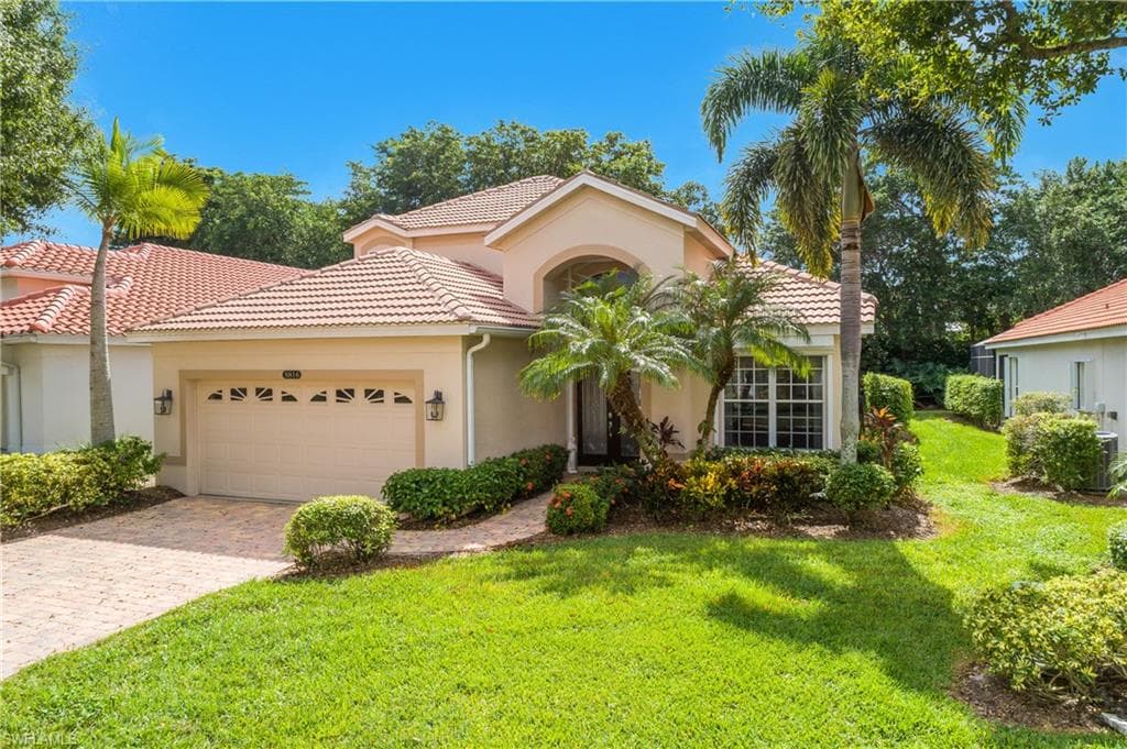8816 Ventura WAY NAPLES, FL 34109