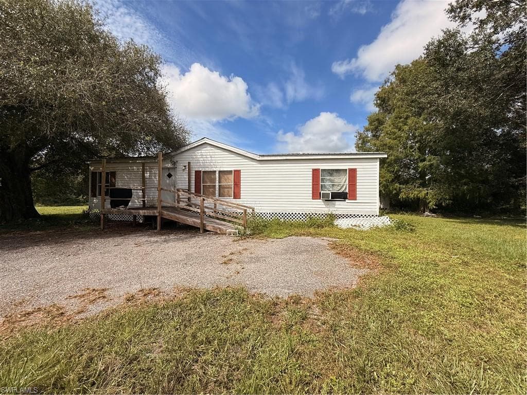 1405 Shanon LN CLEWISTON, FL 33440
