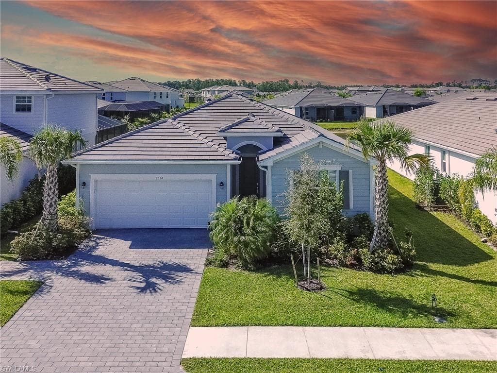 2314 Avocado LN NAPLES, FL 34120