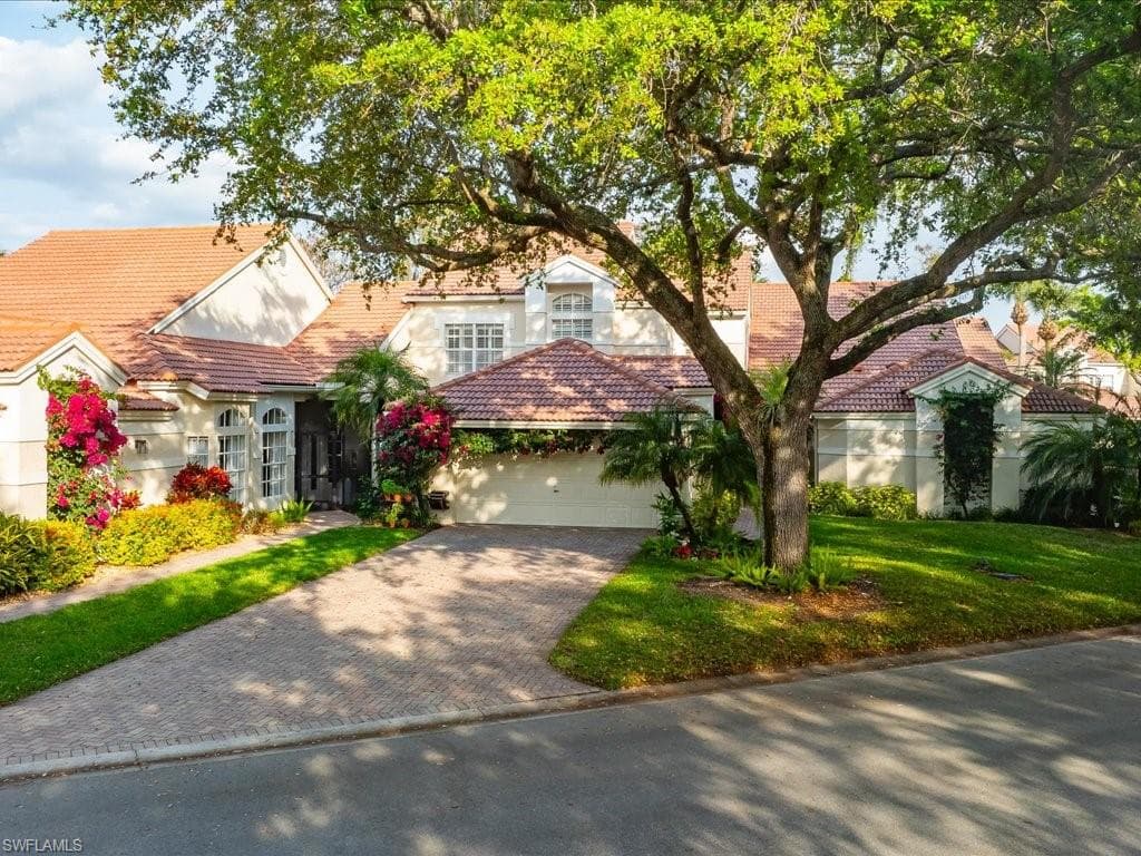 156 Amblewood LN 7-704 NAPLES, FL 34105