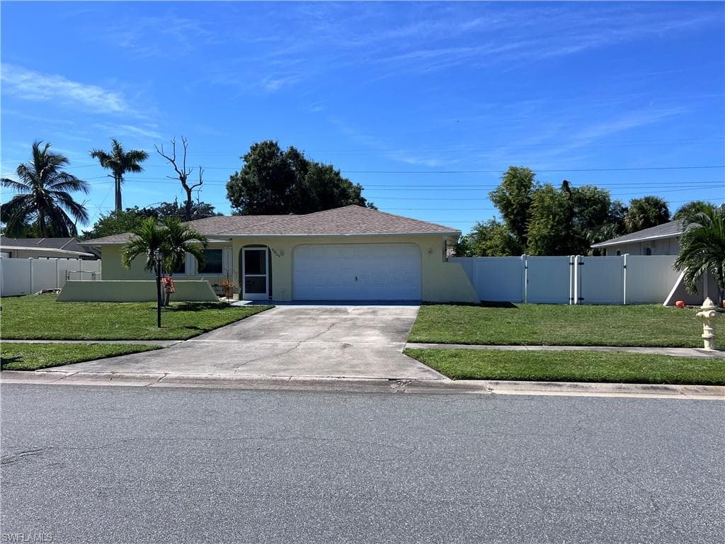 6859 Carmelle DR FORT MYERS, FL 33919
