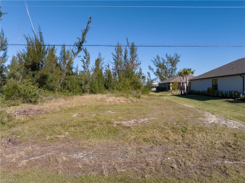 3805 SW 3rd ST CAPE CORAL, FL 33991