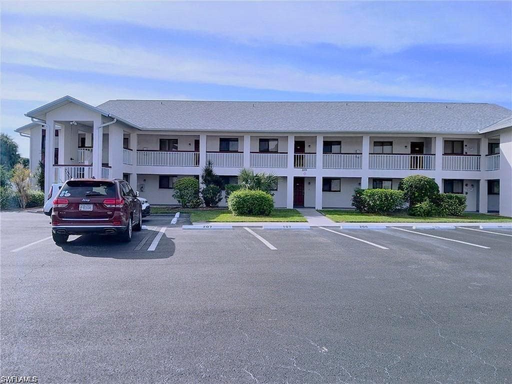 2231 E 5th ST 106 LEHIGH ACRES, FL 33936