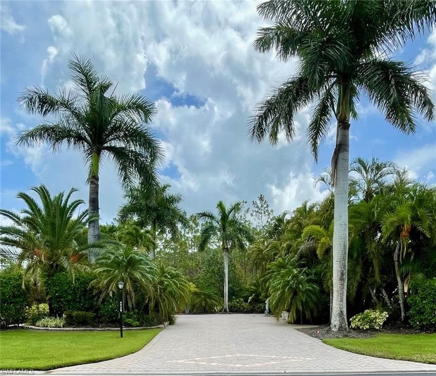 4928 Coach LN NAPLES, FL 34114