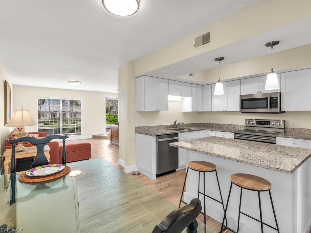 144 Clyburn WAY W MARCO ISLAND, FL 34145